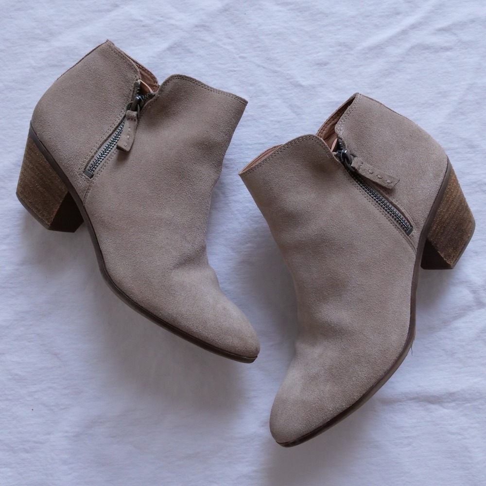 Modern Frye & Company‎ Judith double zip heeled ankle boots